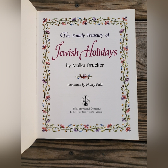 📚 The Family Treasury of Jewish Holidays by Malka Drucker - Picture 3 of 4